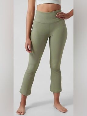 EUC Athleta Elation Rib Crop Flare Comfy High Rise Yoga Gym Pants Light Green 2X
